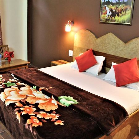 Hotel Ocean Inn 马拉里 外观 照片