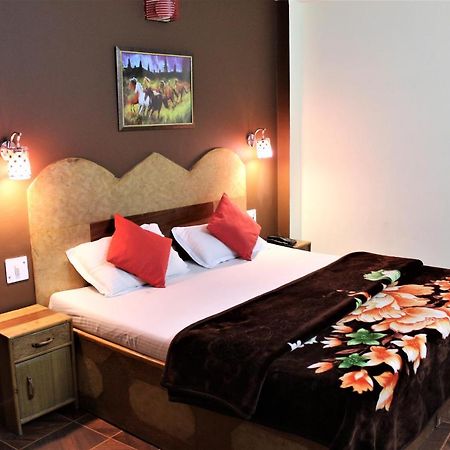 Hotel Ocean Inn 马拉里 外观 照片